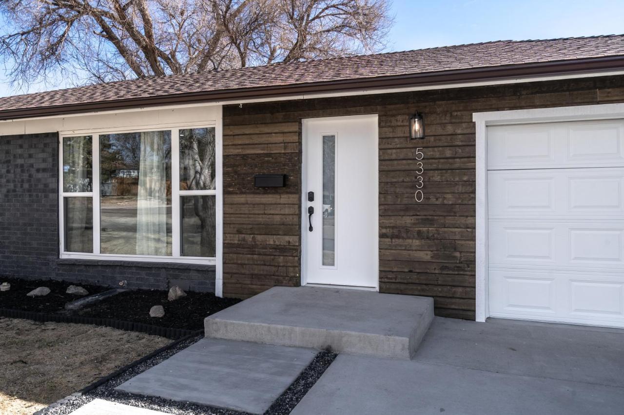 @ Marbella Lane - Neat And Modern Home In Arvada Exterior photo